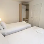 Jubilee Three Bedroom House Pet Free بيت للعطل *