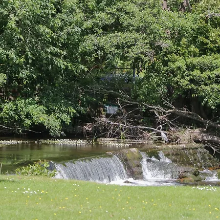1 Eamont Park